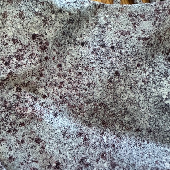 Lululemon Free to Be Wild Bra – Size 4 – Speckled Grey/Burgundy Print - Picture 4 of 5